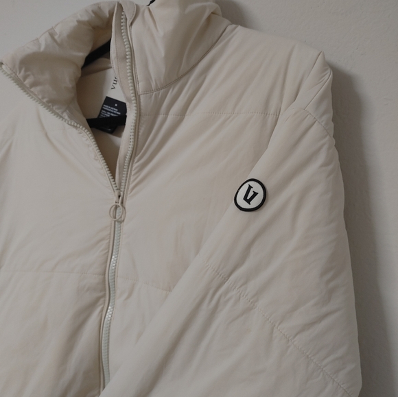 Vuori Women's Off-White Puffer Jacket - Picture 10 of 12